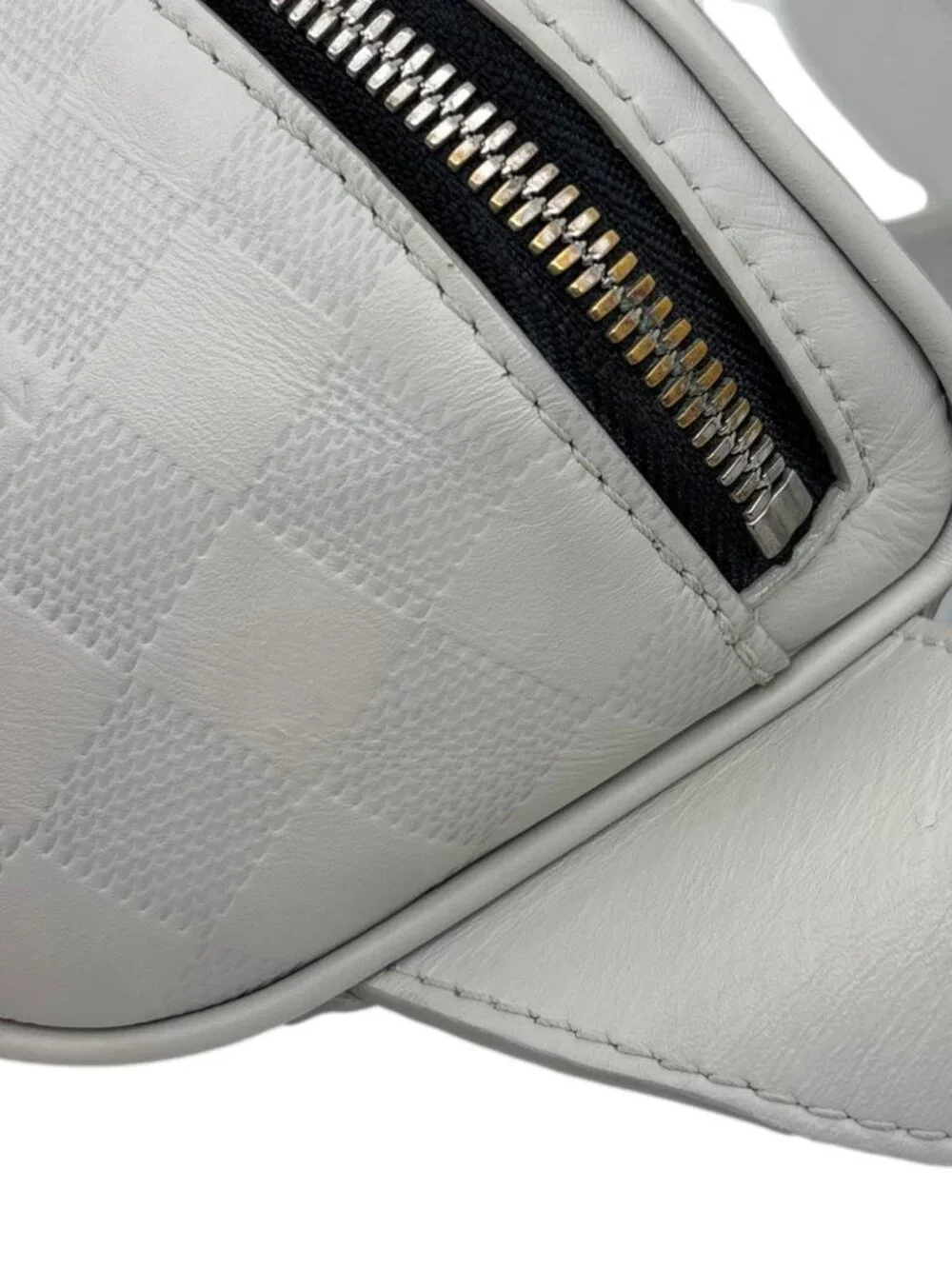 Louis Vuitton  Campus Damier Infini Bumbag White